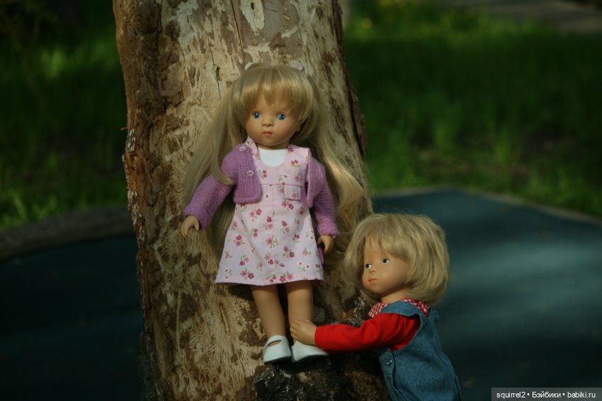 Майская прогулка. Тара и старший брат