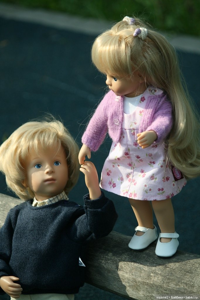 Майская прогулка. Тара и старший брат