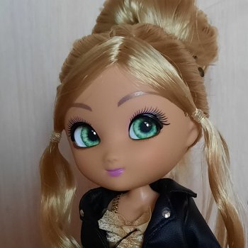 Эти глаза напротив...девочки Unique Eyes