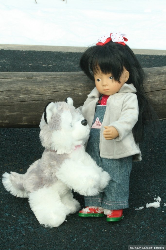 Девочка и собака. Весення прогулка