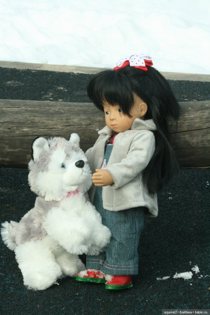 Девочка и собака. Весення прогулка