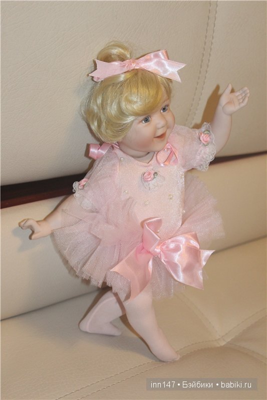 Моя маленькая балеринка Little Carnation, фарфоровая кукла от Эштона Дрейка | Бэйбики Моя маленькая балеринка Little Carnation, фарфоровая кукла от Эштона Дрейка
