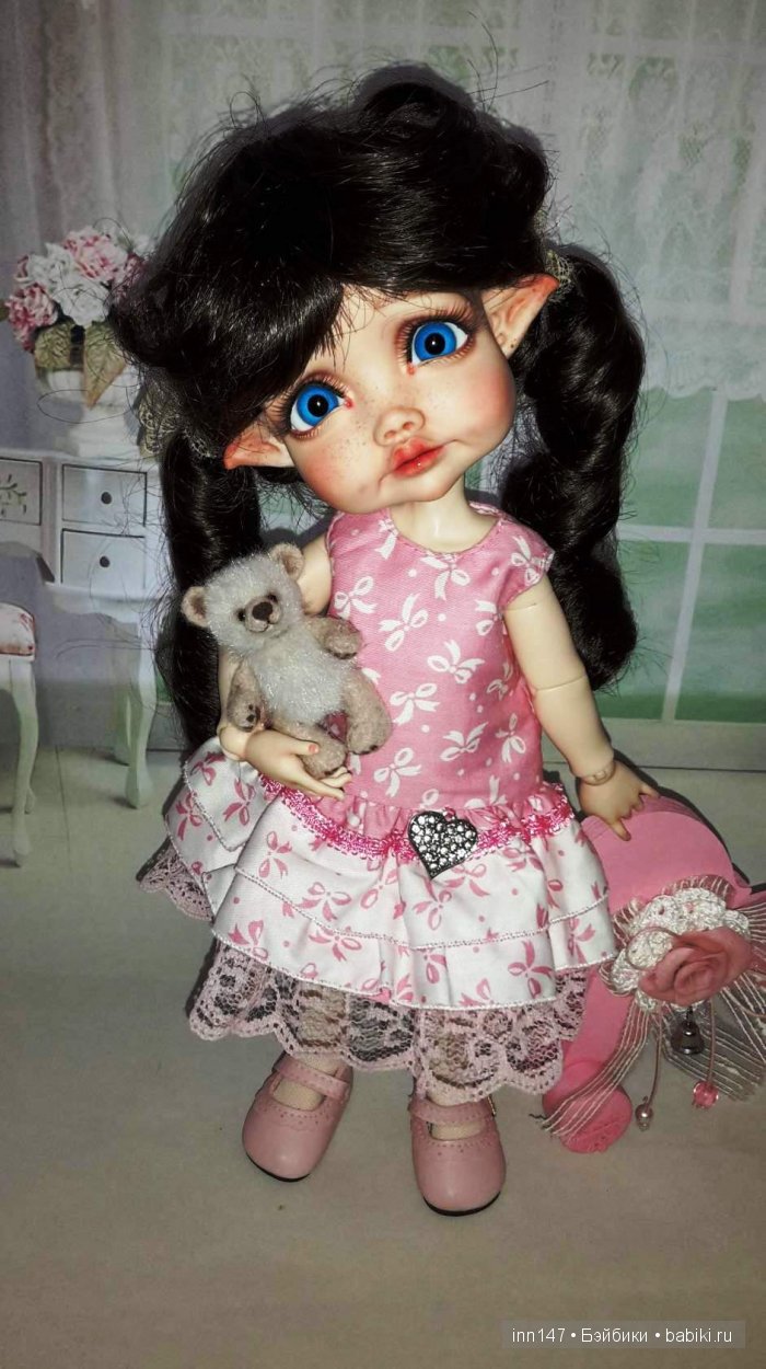 Показ мод, сегодня, только платья моего изготовления). Модель Ромашка