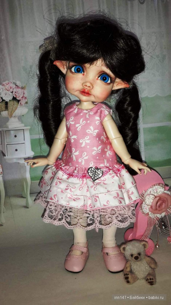 Показ мод, сегодня, только платья моего изготовления). Модель Ромашка