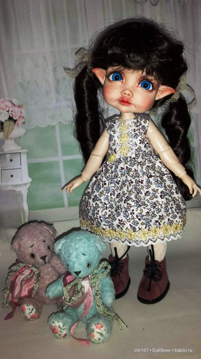 Показ мод, сегодня, только платья моего изготовления). Модель Ромашка