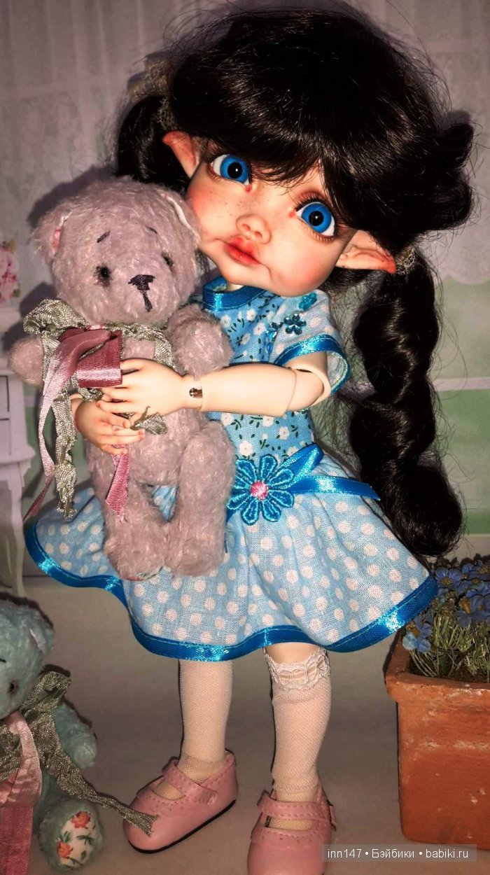 Показ мод, сегодня, только платья моего изготовления). Модель Ромашка