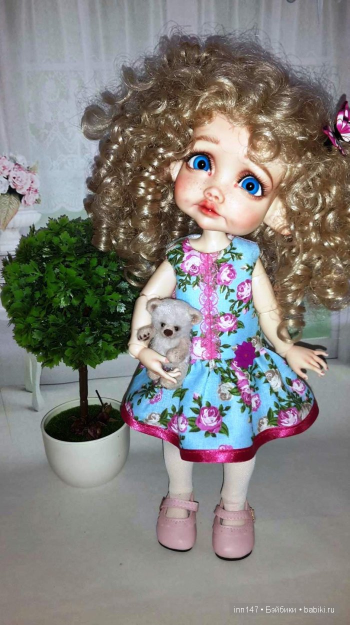 Показ мод, сегодня, только платья моего изготовления). Модель Ромашка