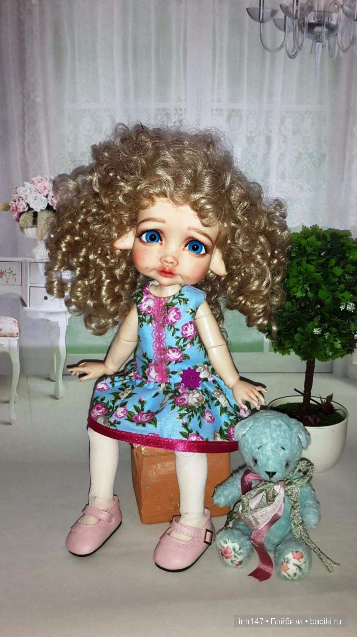 Показ мод, сегодня, только платья моего изготовления). Модель Ромашка