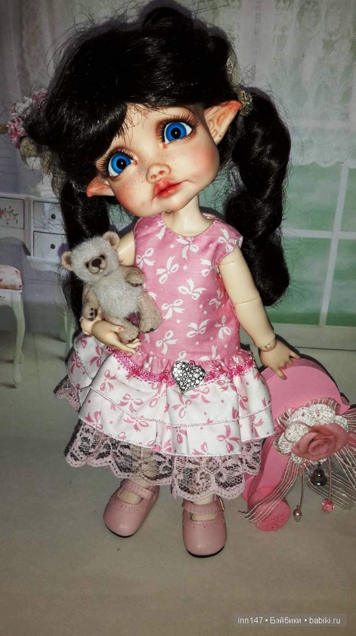 Показ мод, сегодня, только платья моего изготовления). Модель Ромашка