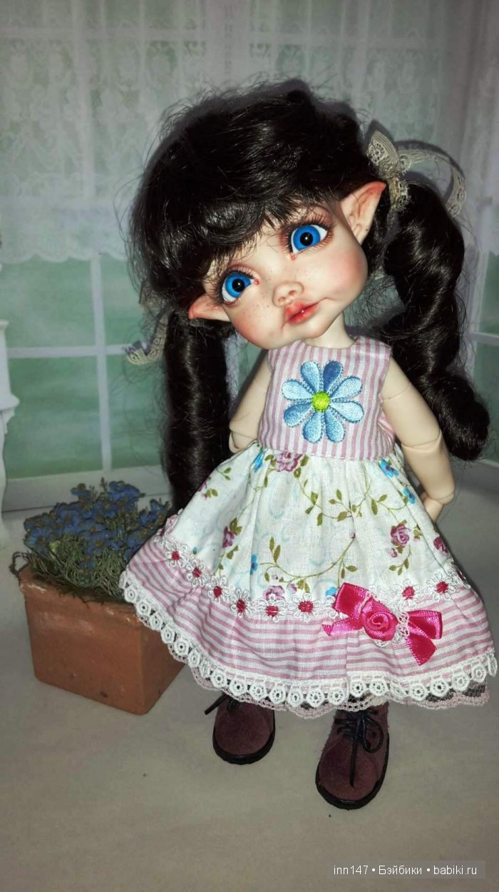 Показ мод, сегодня, только платья моего изготовления). Модель Ромашка