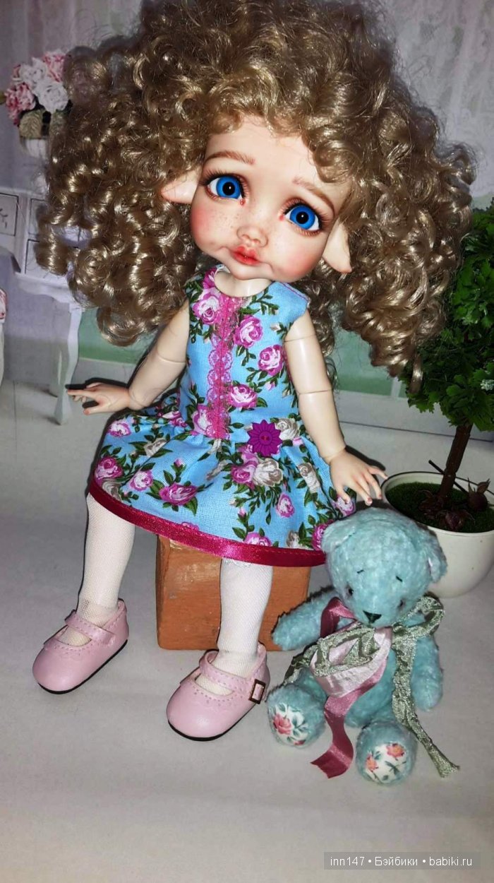 Показ мод, сегодня, только платья моего изготовления). Модель Ромашка