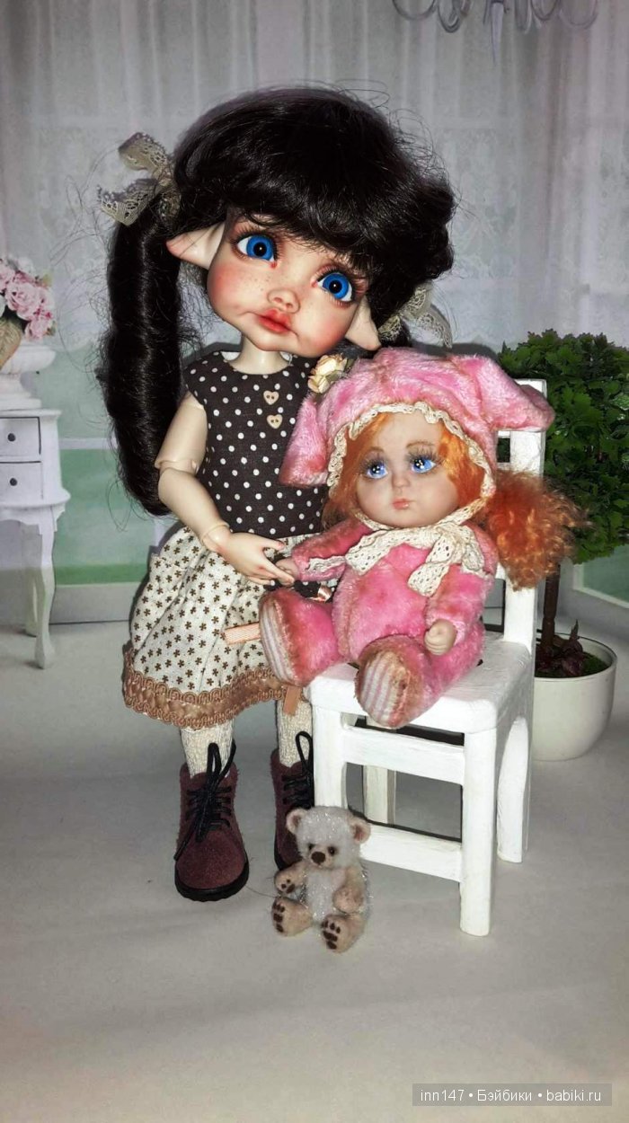 Показ мод, сегодня, только платья моего изготовления). Модель Ромашка