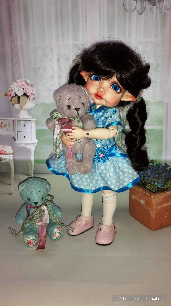 Показ мод, сегодня, только платья моего изготовления). Модель Ромашка