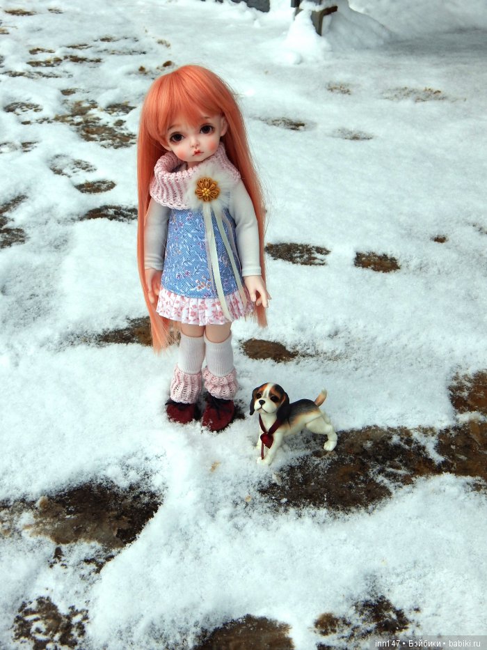 Меня девочка ждала на остановке в г. Зеленогорске, близ Санкт-Петербурга