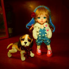 Засекла малую, ходит, смотрит