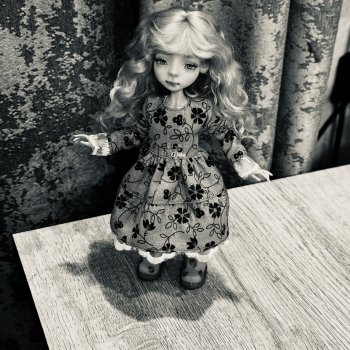 Жу пришла похвастать платьем