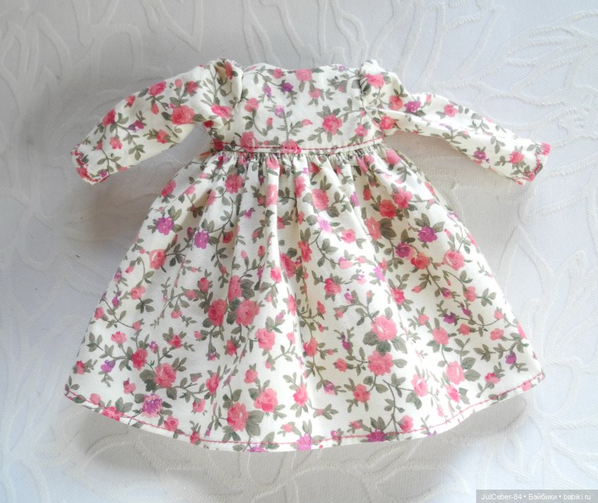 МК N2 Платье на Paola Reina с длинным рукавом