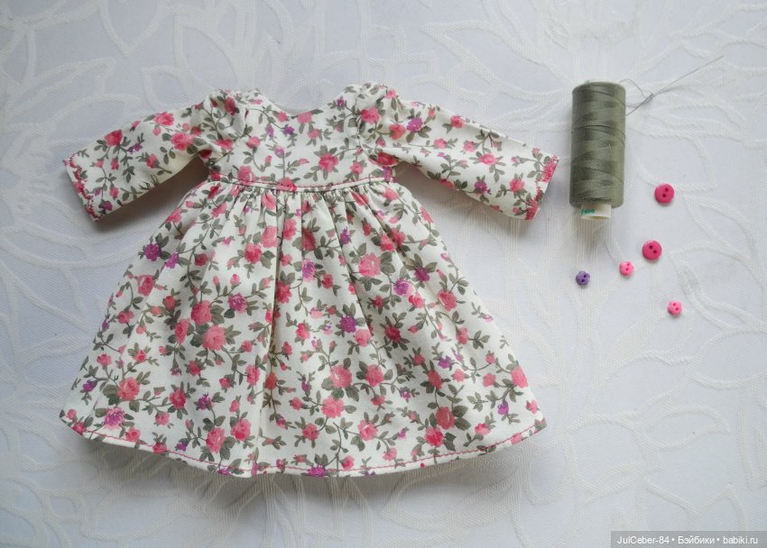 МК N2 Платье на Paola Reina с длинным рукавом