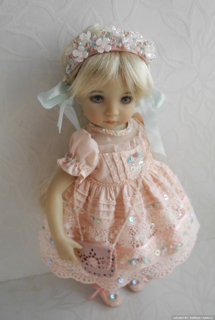 Наряды с веночками одного любимого оттенка