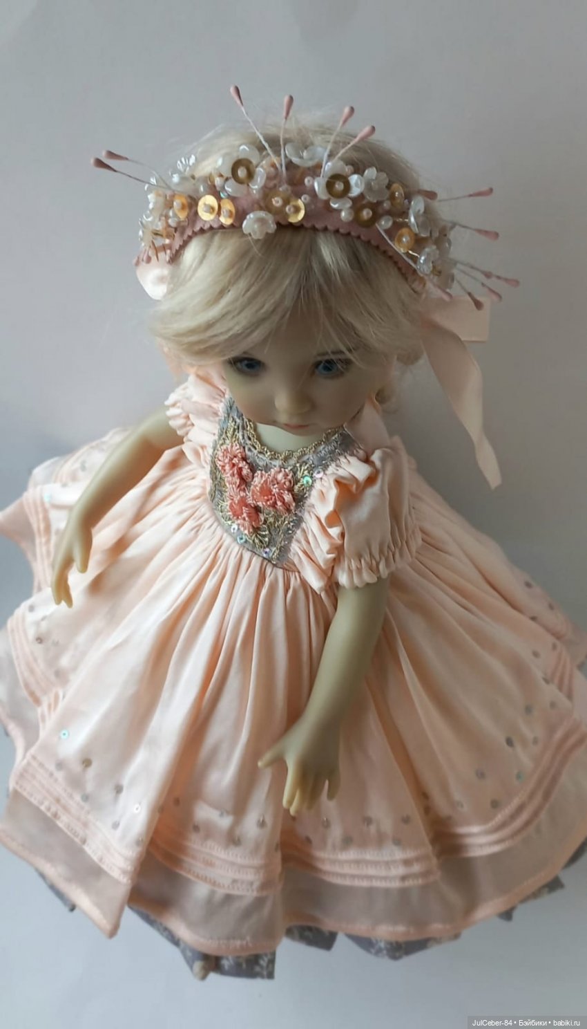 Наряды с веночками одного любимого оттенка (фото 2)