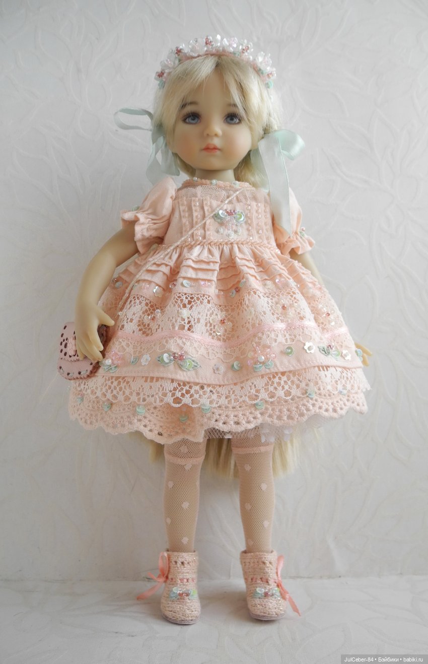 Наряды с веночками одного любимого оттенка