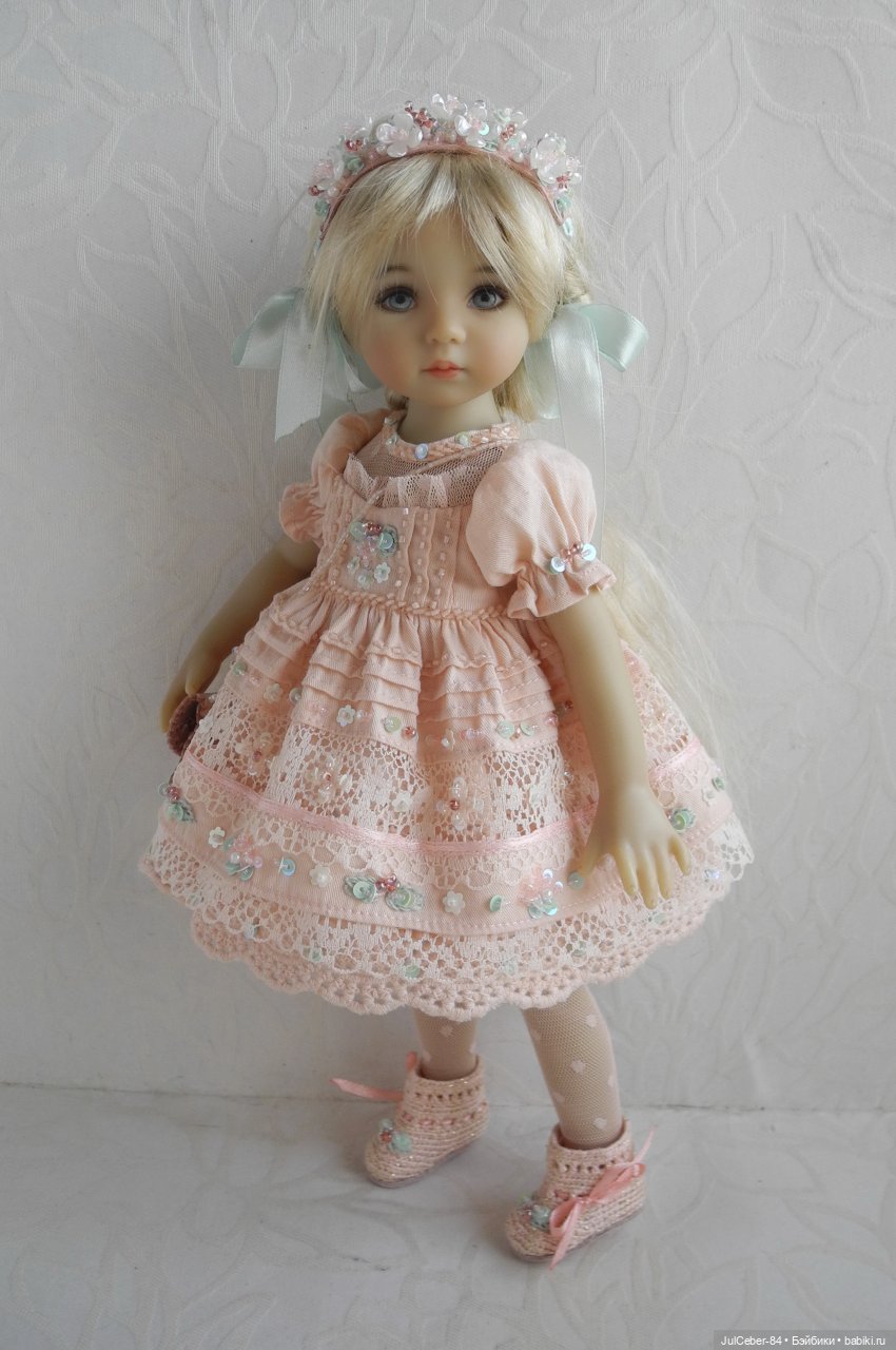 Наряды с веночками одного любимого оттенка