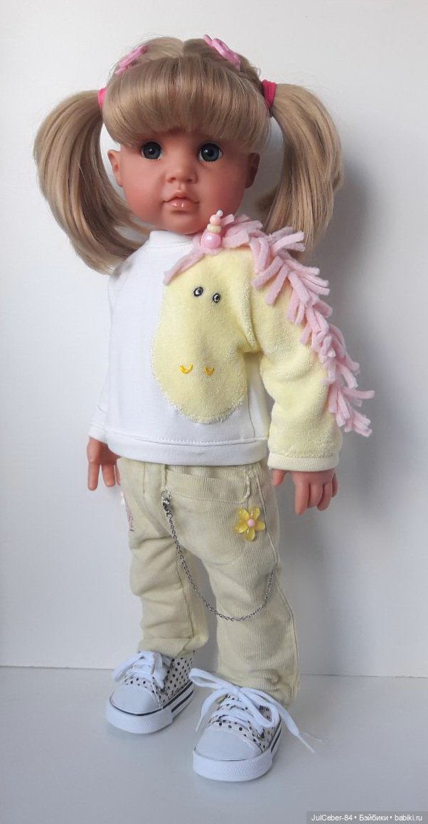 Щекастенькая гостья — Одежда и обувь для кукол своими руками: фото