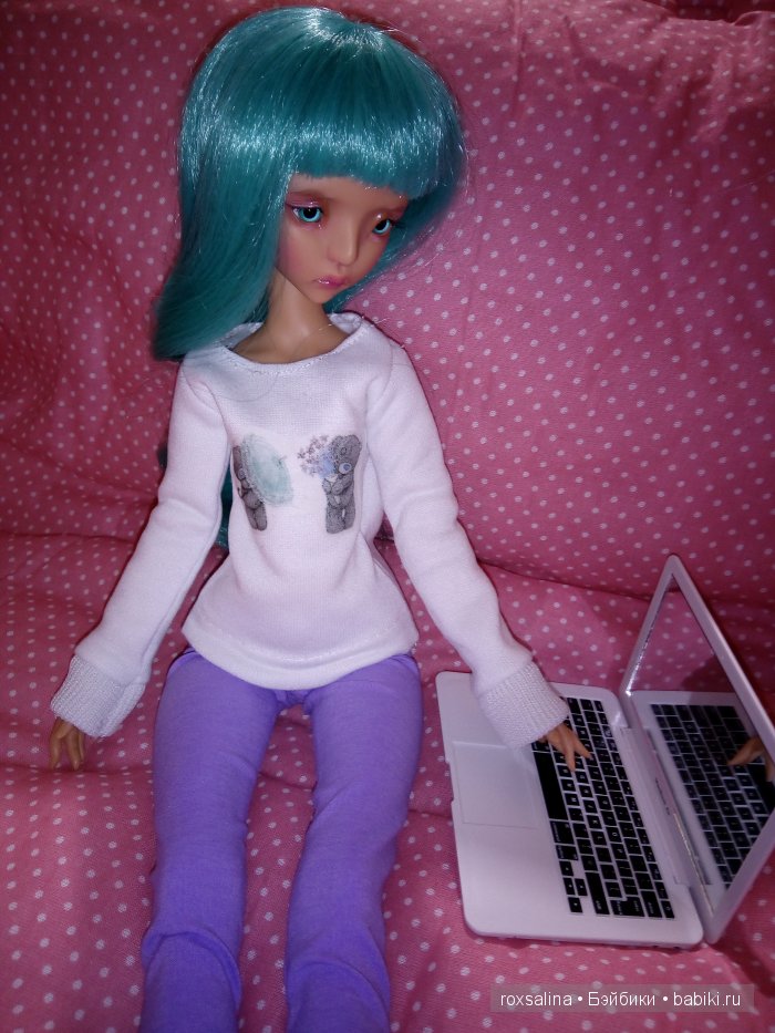 Лёгким движением руки озорница превращается...в мечтательницу