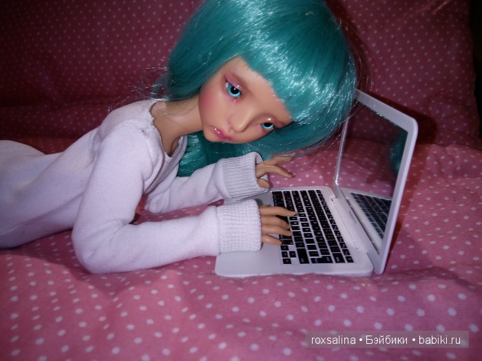 Лёгким движением руки озорница превращается...в мечтательницу (фото 3)