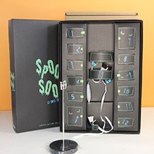 Коробка с подставкой и шиппером 13 Days of Halloween Spooky Sooki