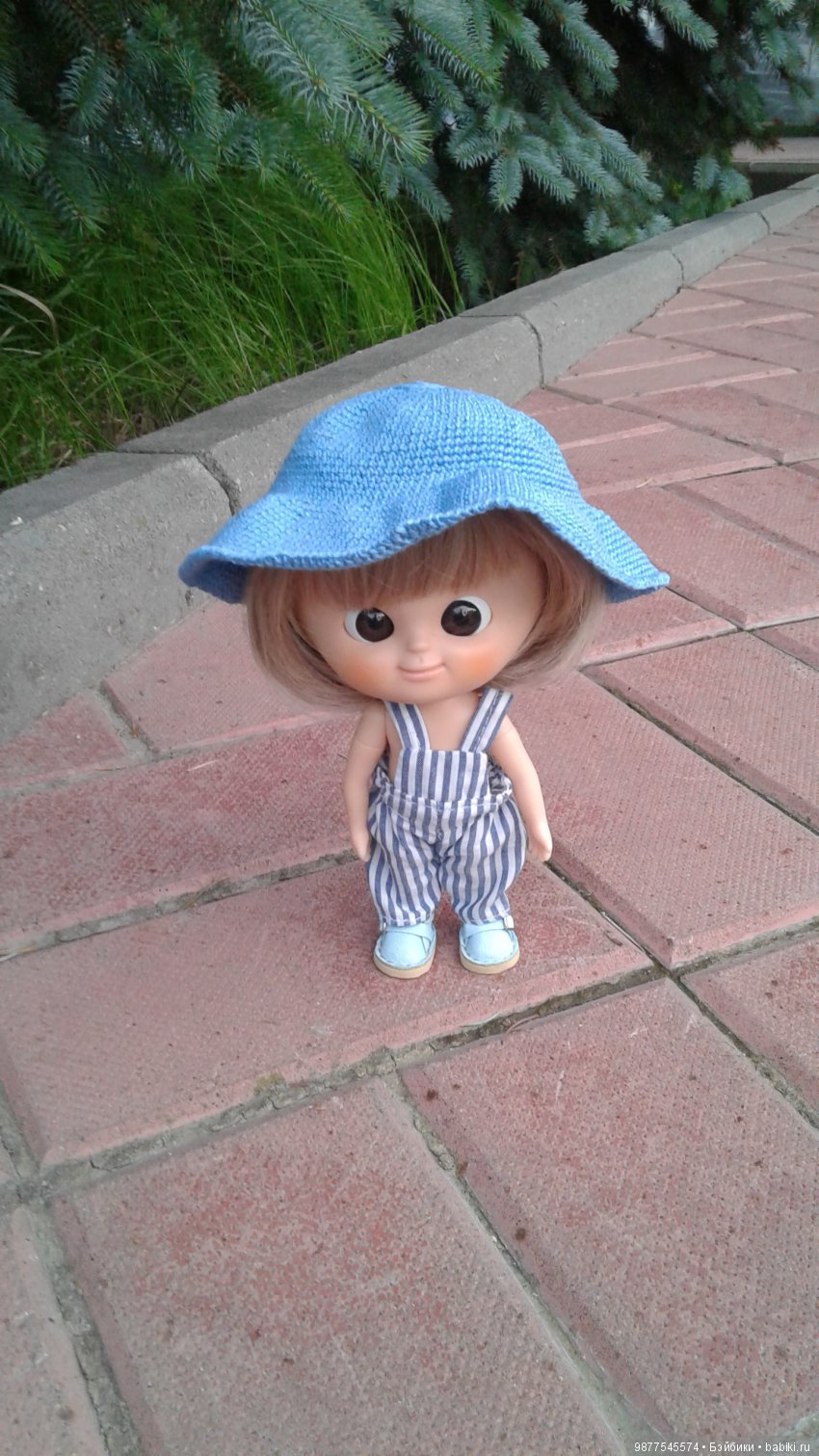 Даша и Анфиса (Муи Чан) гуляют