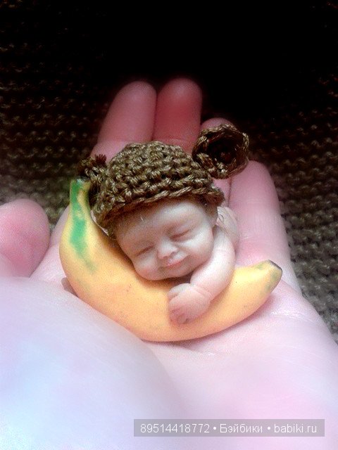 Малышка с бананом. Авторская кукла ручной работы (фото 2)