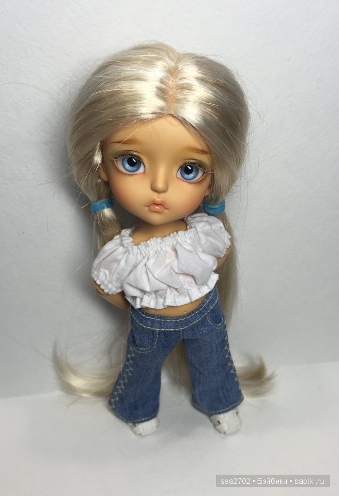 Ну как можно отвести от неё взгляд?! Lati yellow Sissi tan