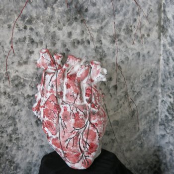 Большое сердце, или девушка с ящичками