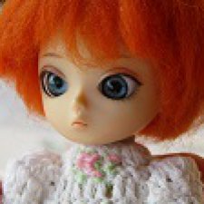 Две обновки для маленькой грустной девочки