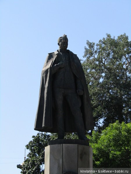 Два памятника влюблённым в небо - небольшая прогулка по Верхне-Волжской набережной