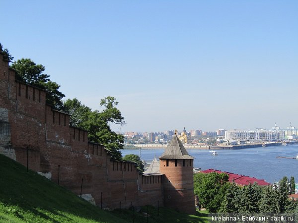 Два памятника влюблённым в небо - небольшая прогулка по Верхне-Волжской набережной