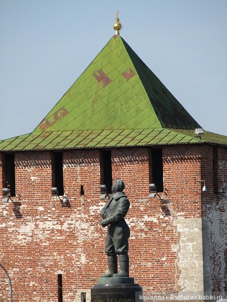 Два памятника влюблённым в небо - небольшая прогулка по Верхне-Волжской набережной