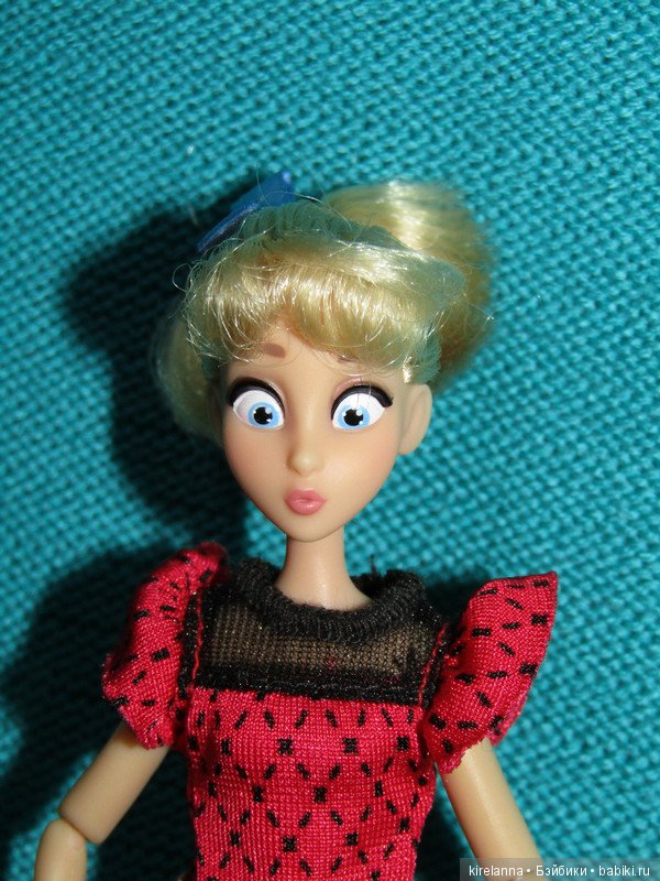 Не успели приехать, уже попали в историю