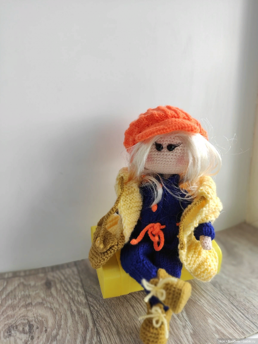 Маленькие вязаные куколки (фото 7)