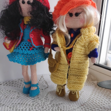 Маленькие вязаные куколки