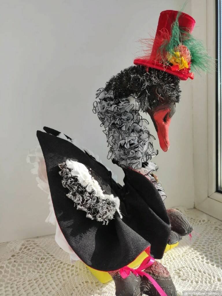 Черный лебедь. Скульптурный текстиль | Бэйбики Черный лебедь. Скульптурный текстиль (фото 7)