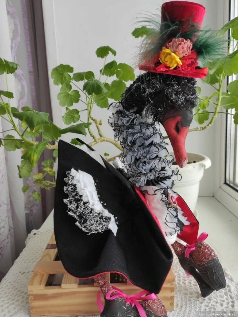 Черный лебедь. Скульптурный текстиль | Бэйбики Черный лебедь. Скульптурный текстиль (фото 2)