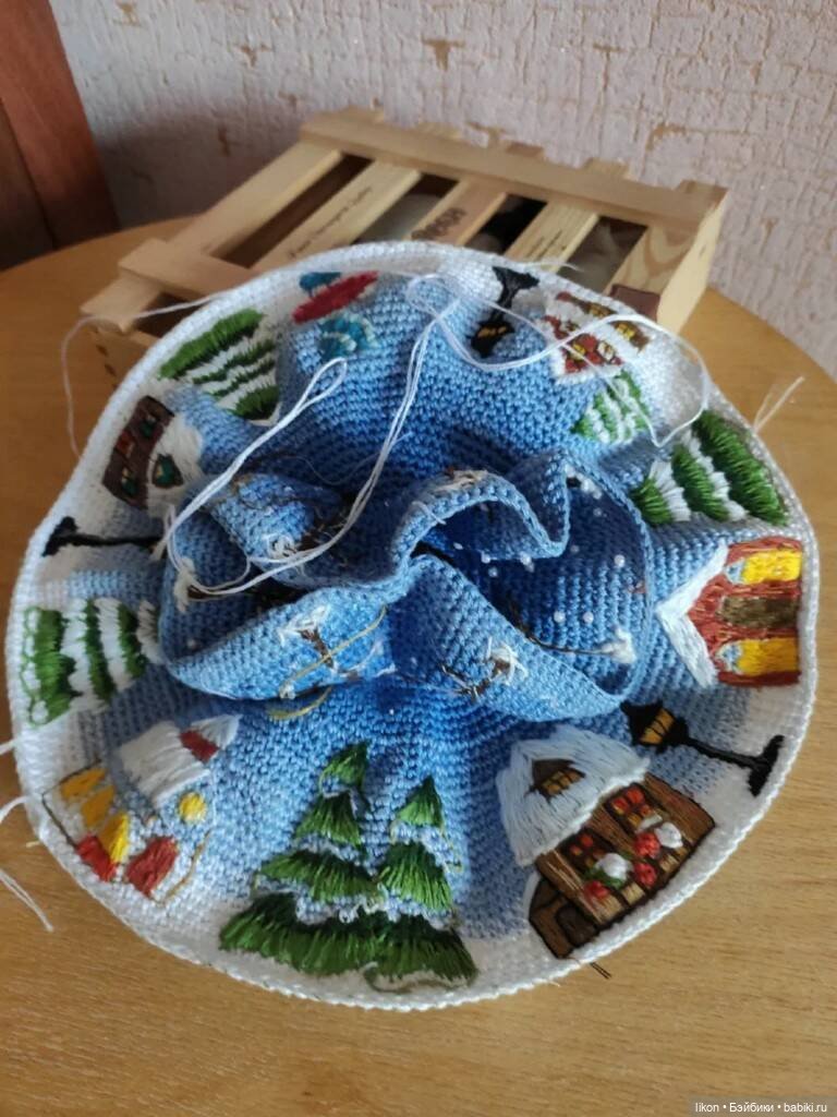 Куколка Зимушка в вязанном исполнении (фото 5)