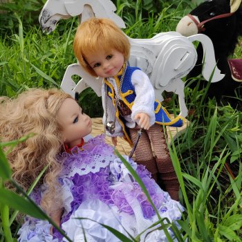 Музыкальный номер, в ролях куколки