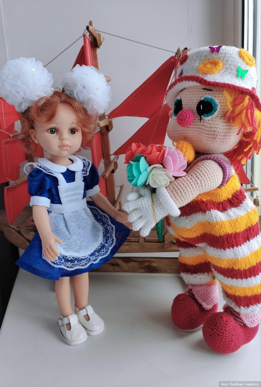 С праздником 1 сентября поздравляет Кристи (фото 4)