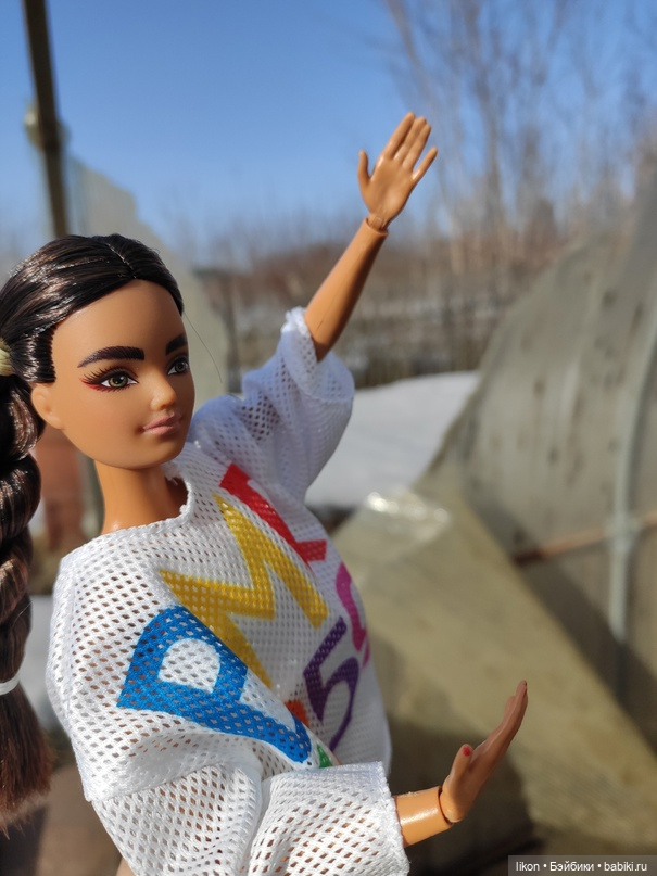 Я понимаю что уже лето, но куколки решили вернуться к ранней весне