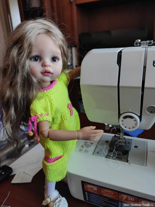 А давай сегодня будем шить костюм "Снегурочки", ведь совсем скоро Новый Год (фото 2)