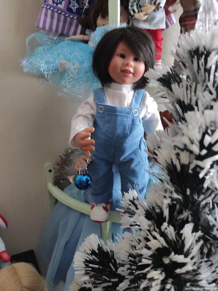 Прибрались, можно и елочку нарядить