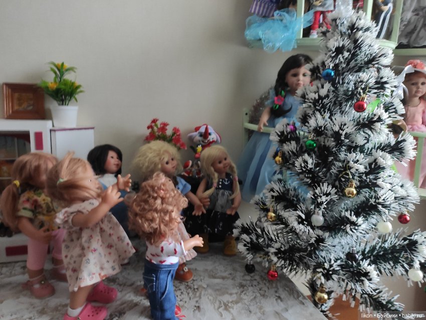 Прибрались, можно и елочку нарядить